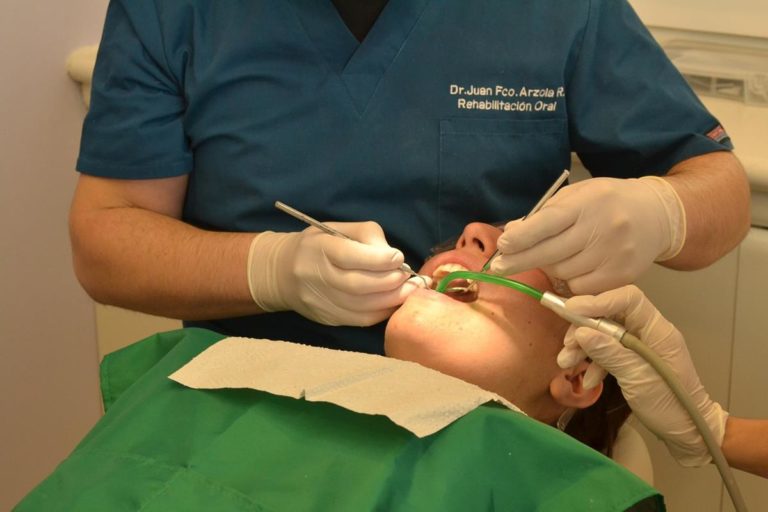 Przezroczyste wkładki ortodontyczne